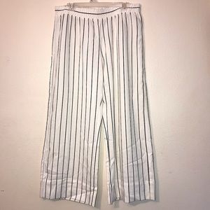 Supply & Demand NWT Cropped Wide Leg Stripe Pant Small